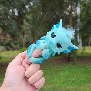 WowWee Fingerlings Interactive Blue Baby Noa Dragon Toy Figure
